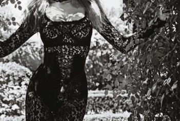 Лара Стоун для ноябрьского Vogue Japan 2011