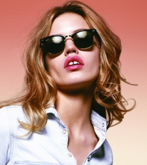 Джорджия Мэй Джаггер ради Sunglass Hut поехала в промотур