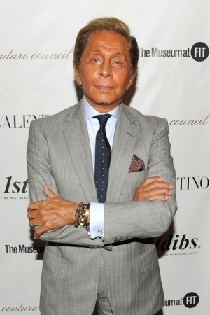 Первые магазины для мужчин от Valentino