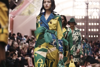 Показ Burberry 2015 SS