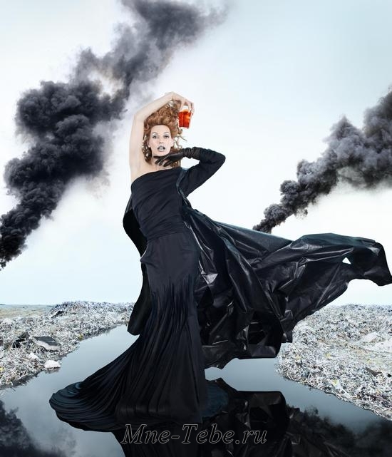 Милла Йовович в календаре Campari 2012